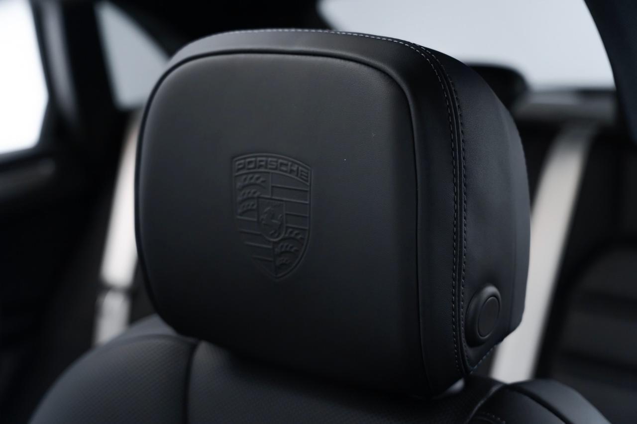 2023 Porsche Macan Pompano Beach FL