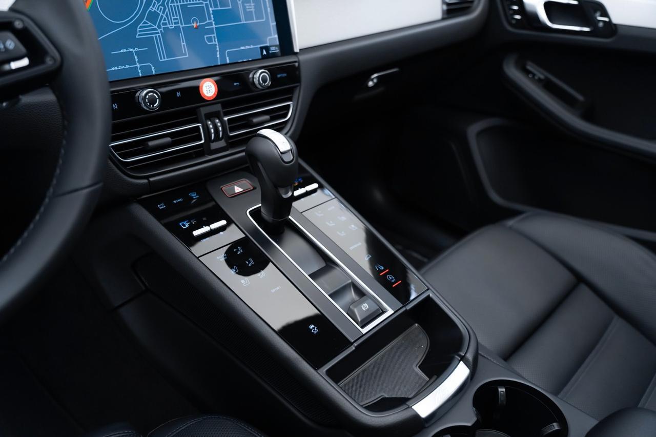 2023 Porsche Macan Pompano Beach FL