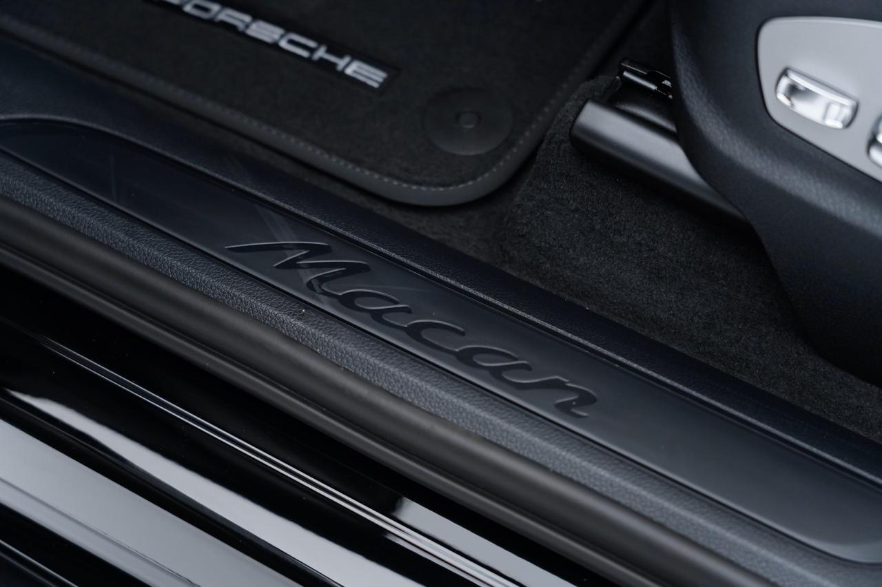 2023 Porsche Macan Pompano Beach FL