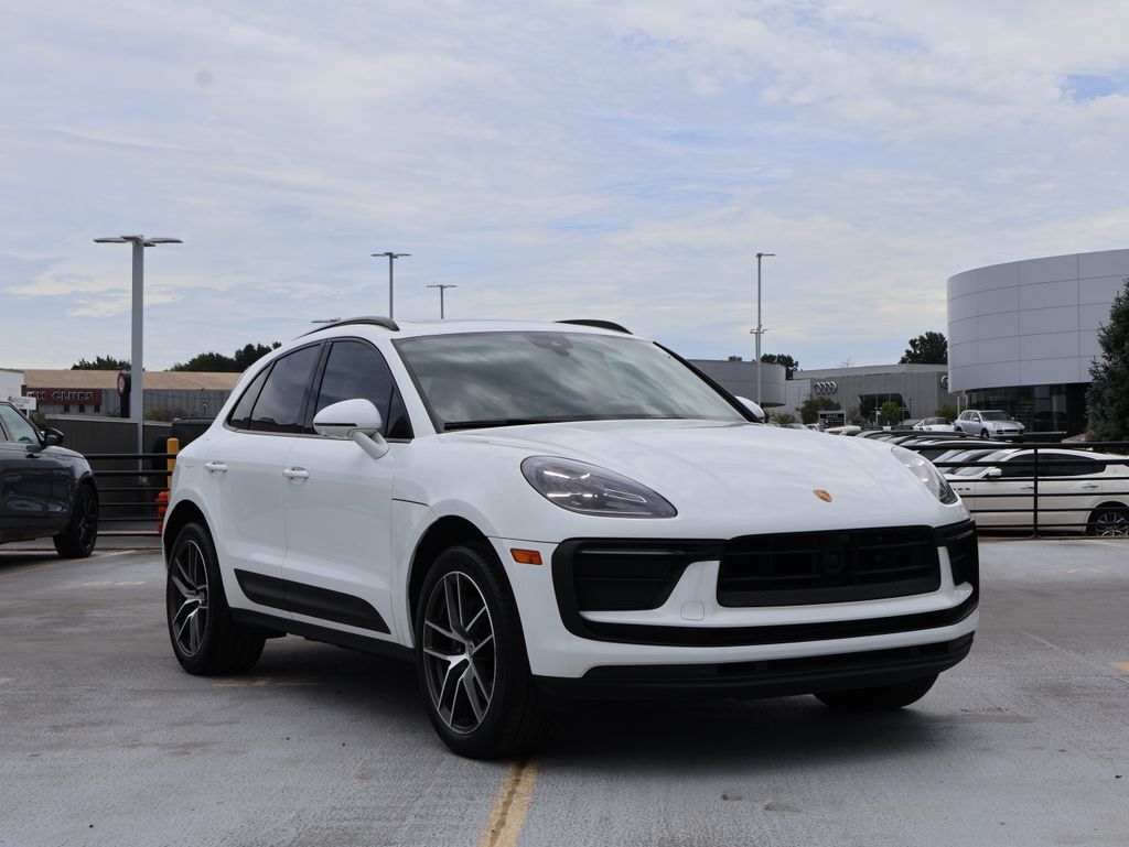 2023 Porsche Macan