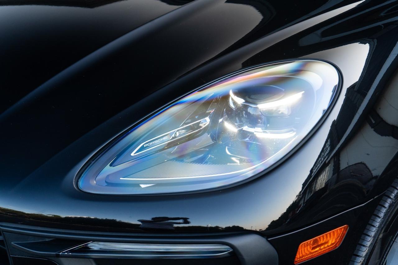 2023 Porsche Macan Yonkers NY