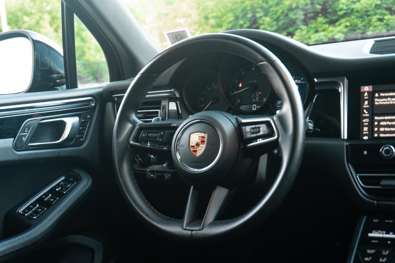2023 Porsche Macan Yonkers NY