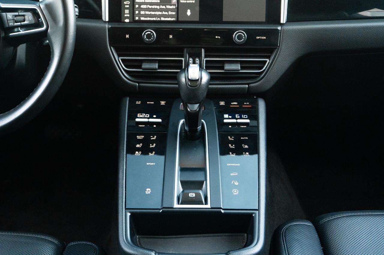 2023 Porsche Macan Yonkers NY