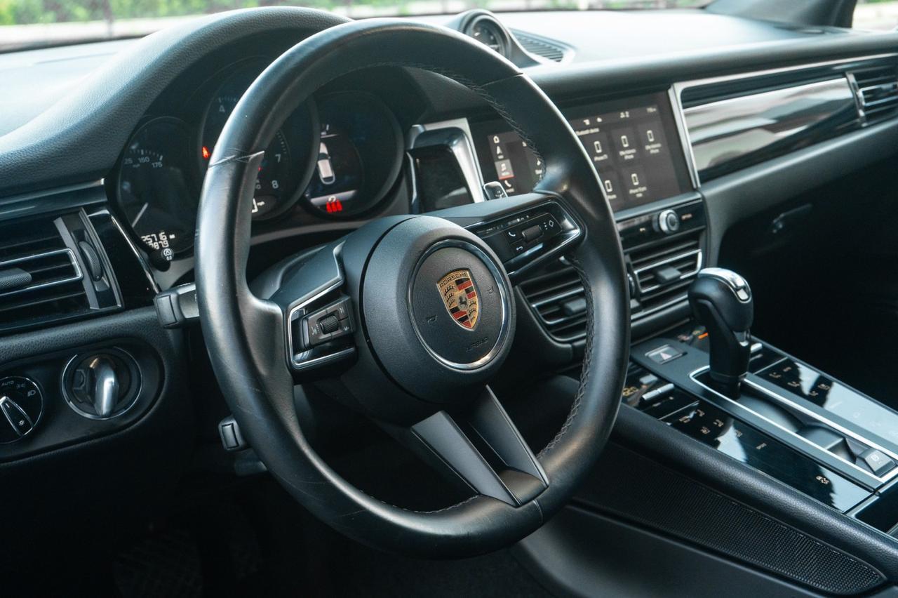 2023 Porsche Macan Yonkers NY