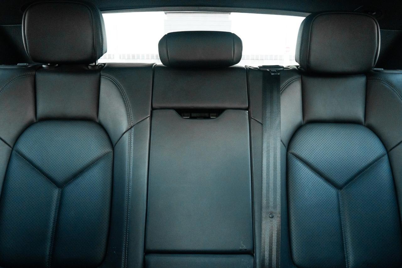 2023 Porsche Macan Yonkers NY