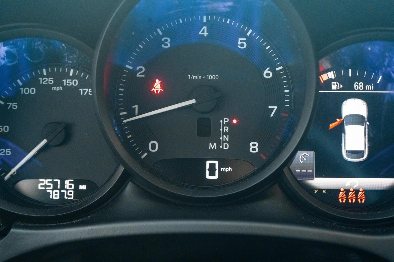 2023 Porsche Macan Yonkers NY