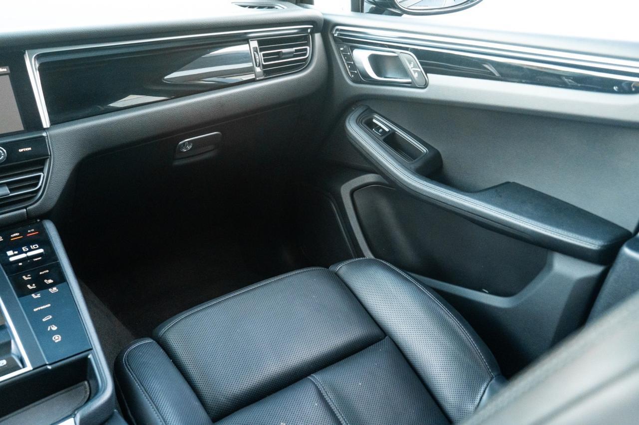 2023 Porsche Macan Yonkers NY
