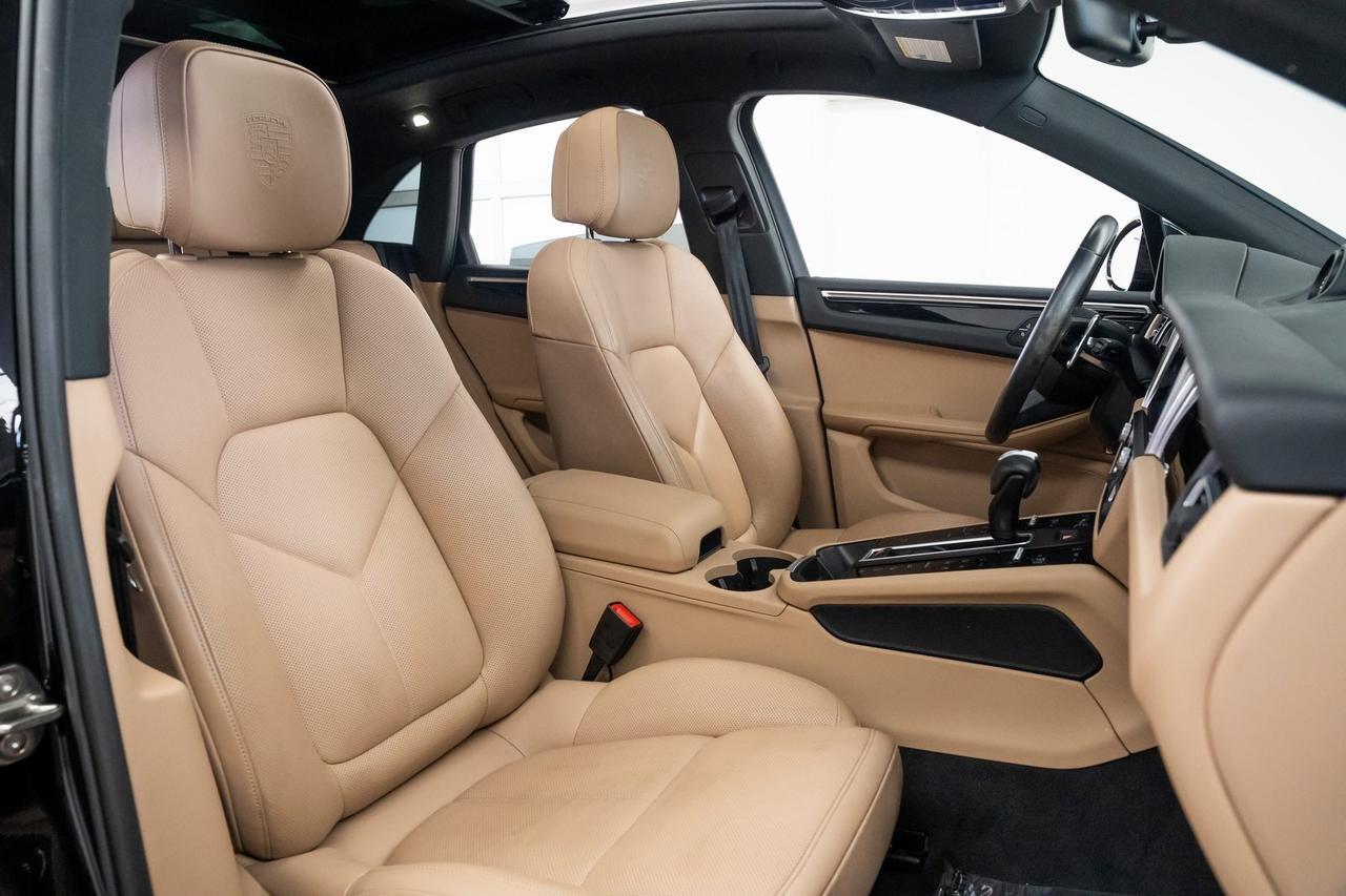 2023 Porsche Macan 1 Owner Vented Seats Panoramic Roof Portland OR