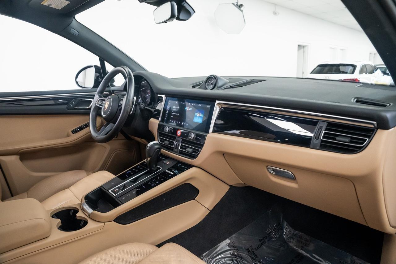 2023 Porsche Macan 1 Owner Vented Seats Panoramic Roof Portland OR