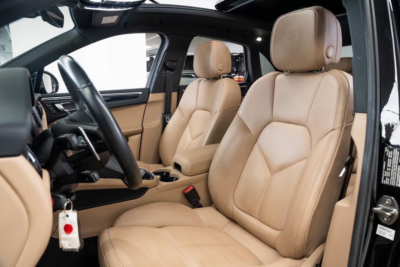 2023 Porsche Macan 1 Owner Vented Seats Panoramic Roof Portland OR