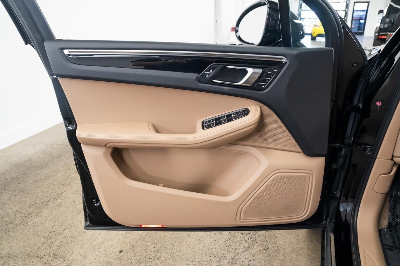 2023 Porsche Macan 1 Owner Vented Seats Panoramic Roof Portland OR