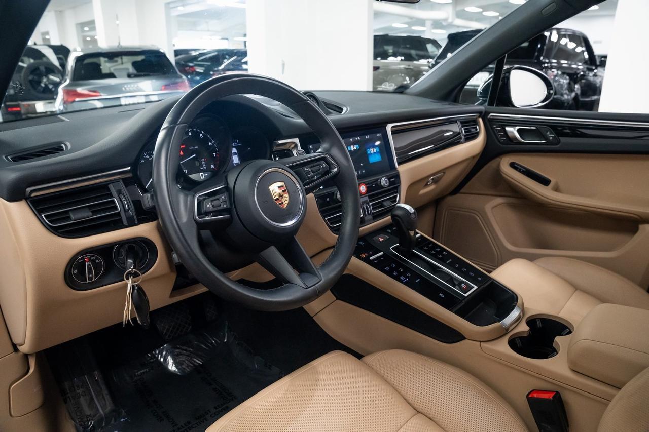 2023 Porsche Macan 1 Owner Vented Seats Panoramic Roof Portland OR