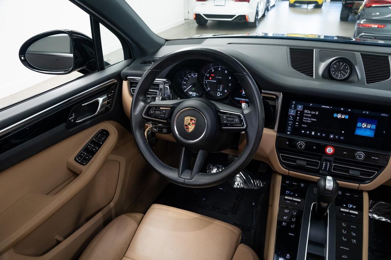 2023 Porsche Macan 1 Owner Vented Seats Panoramic Roof Portland OR