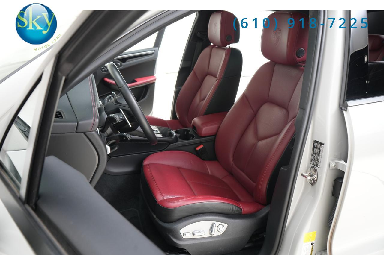 2023 Porsche Macan AWD West Chester PA