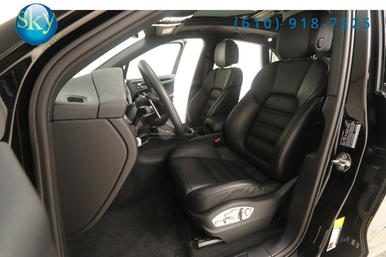 2023 Porsche Macan AWD PREMIUM PACKAGE PLUS West Chester PA