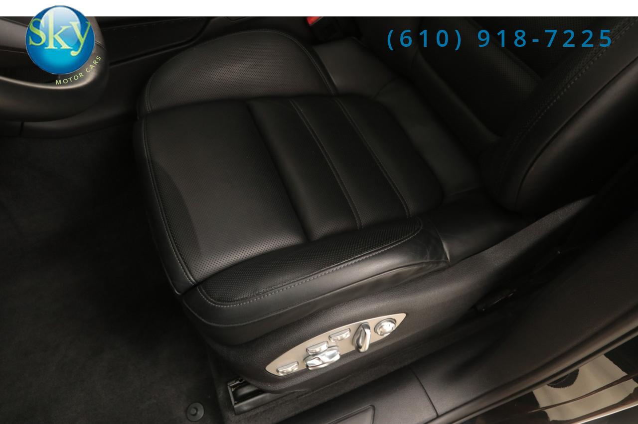2023 Porsche Macan AWD PREMIUM PACKAGE PLUS West Chester PA