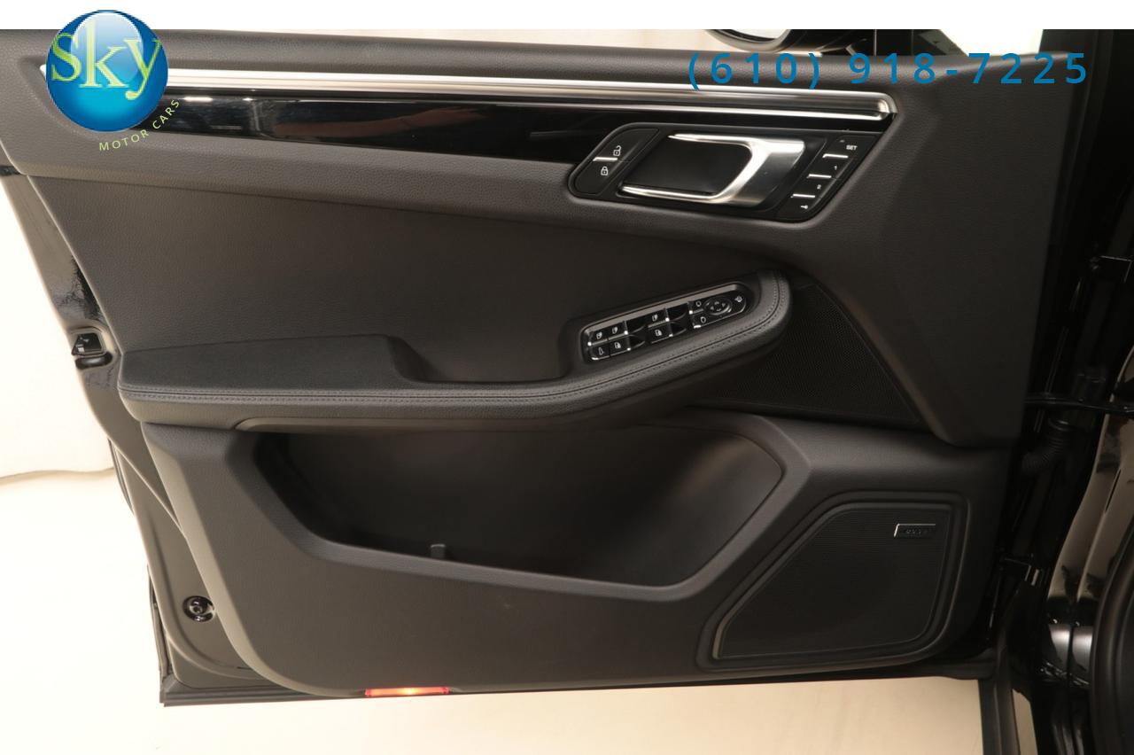 2023 Porsche Macan AWD PREMIUM PACKAGE PLUS West Chester PA