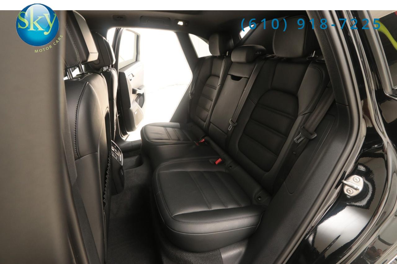 2023 Porsche Macan AWD PREMIUM PACKAGE PLUS West Chester PA