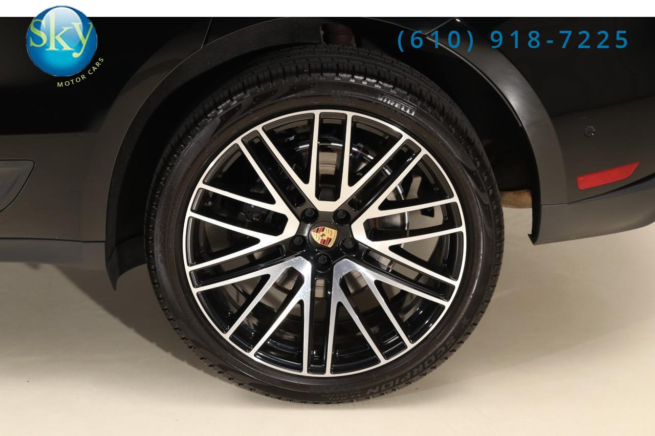 2023 Porsche Macan AWD PREMIUM PACKAGE PLUS West Chester PA