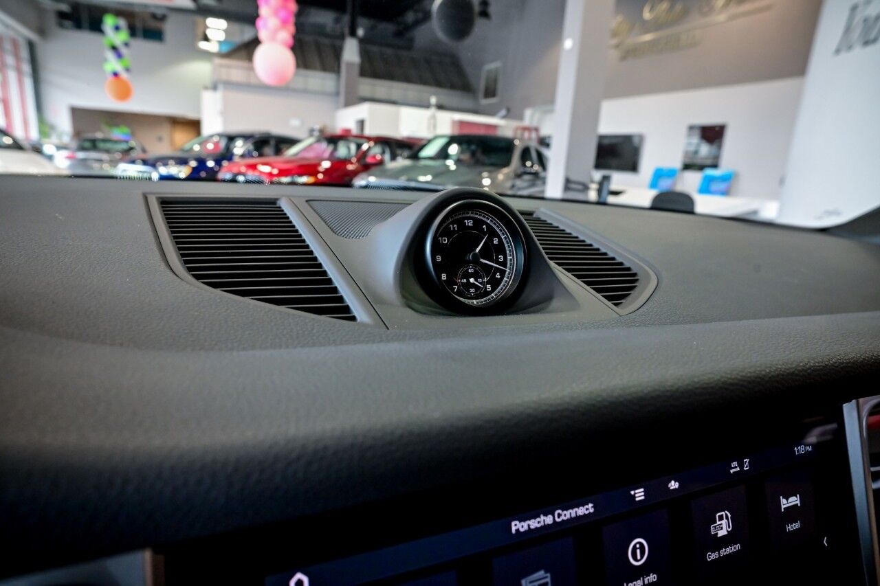 2023 Porsche Macan AWD, Pano Roof, Bose Surround Sound, Lane Assist, Self Steering Park Assist Springfield NJ