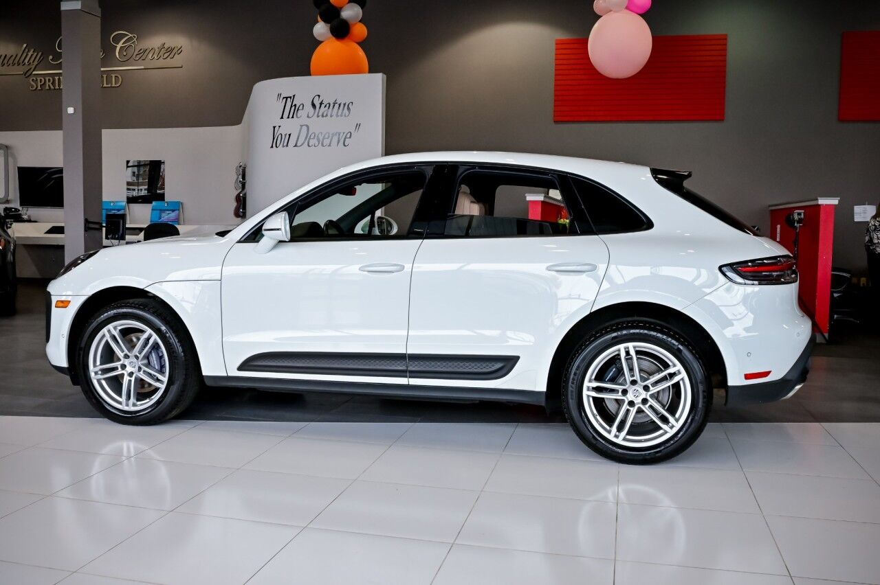 2023 Porsche Macan AWD, Pano Roof, Bose Surround Sound, Lane Assist, Self Steering Park Assist Springfield NJ