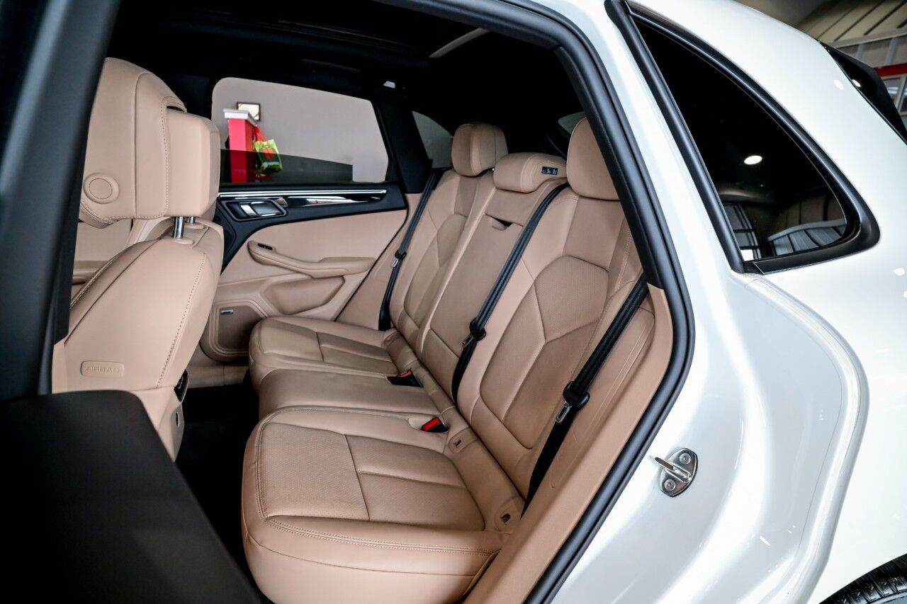 2023 Porsche Macan AWD, Pano Roof, Bose Surround Sound, Lane Assist, Self Steering Park Assist Springfield NJ