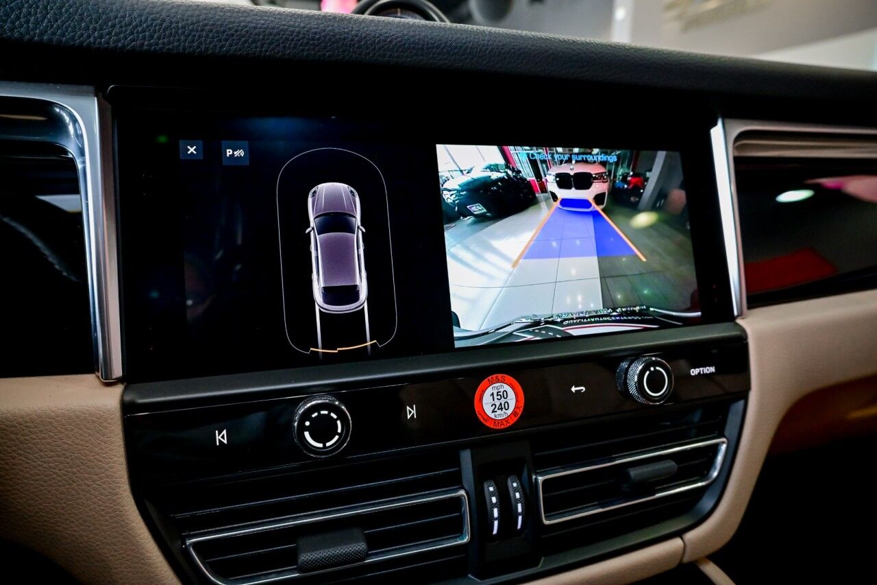 2023 Porsche Macan AWD, Pano Roof, Bose Surround Sound, Lane Assist, Self Steering Park Assist Springfield NJ