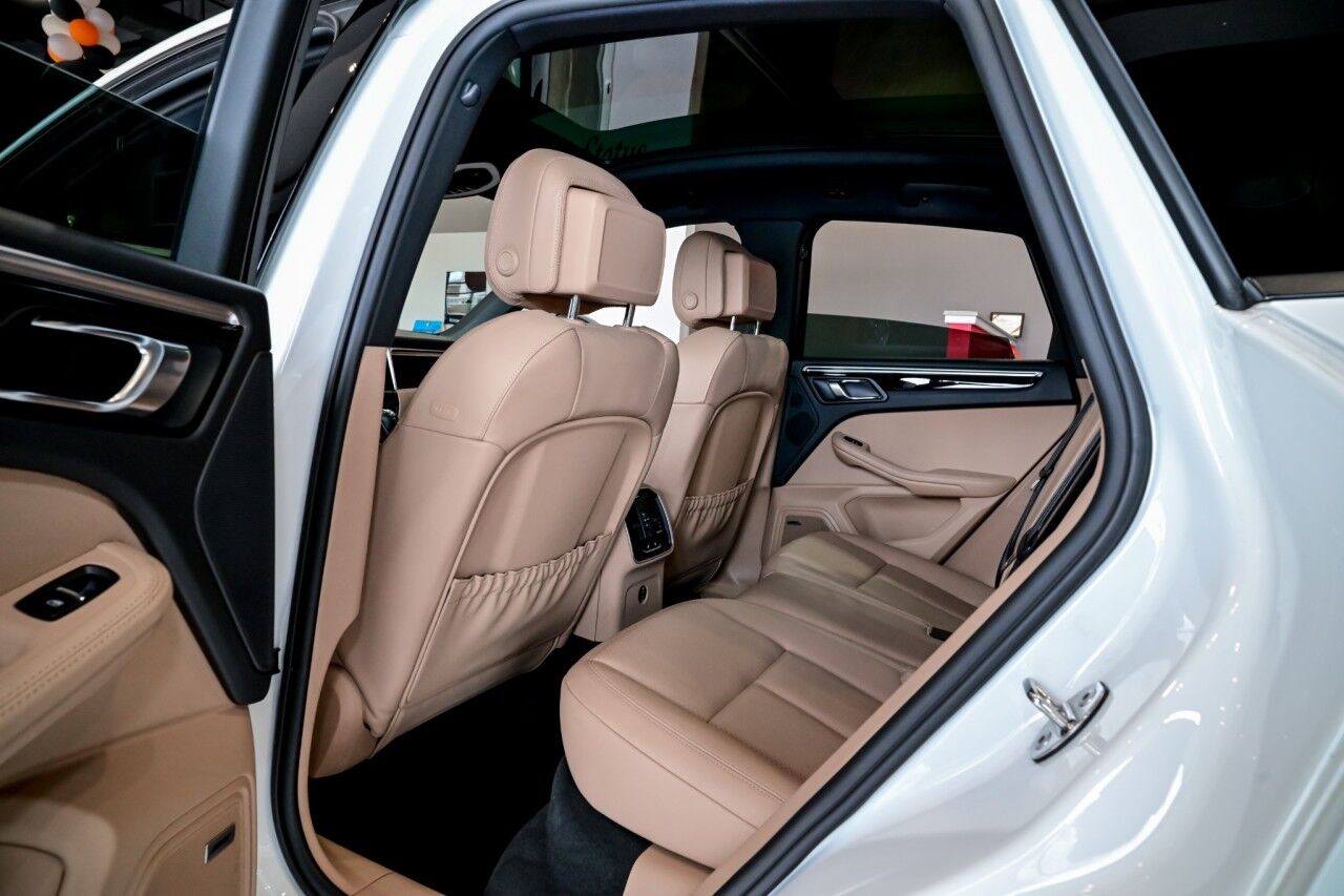 2023 Porsche Macan AWD, Pano Roof, Bose Surround Sound, Lane Assist, Self Steering Park Assist Springfield NJ