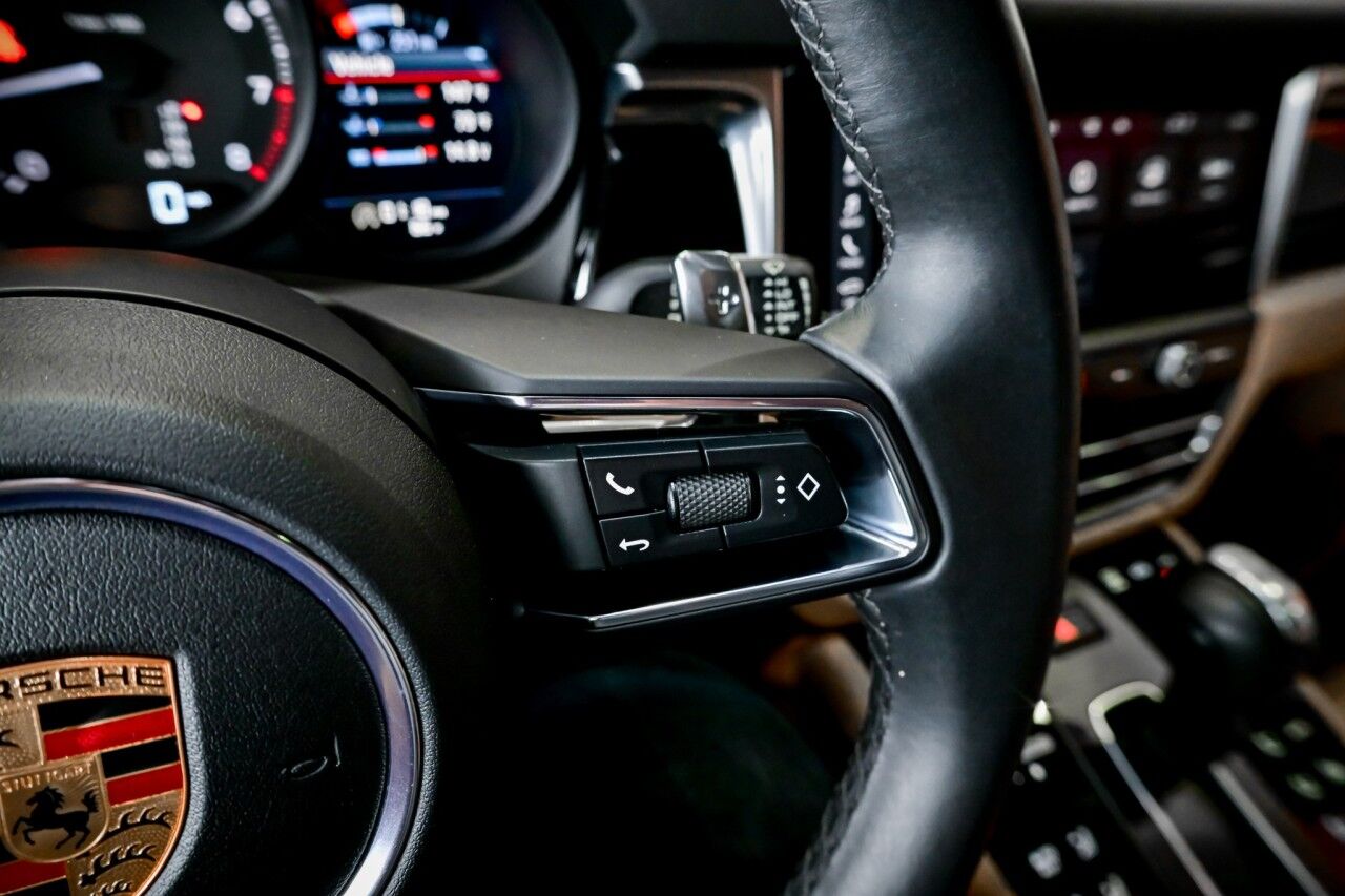 2023 Porsche Macan AWD, Pano Roof, Bose Surround Sound, Lane Assist, Self Steering Park Assist Springfield NJ