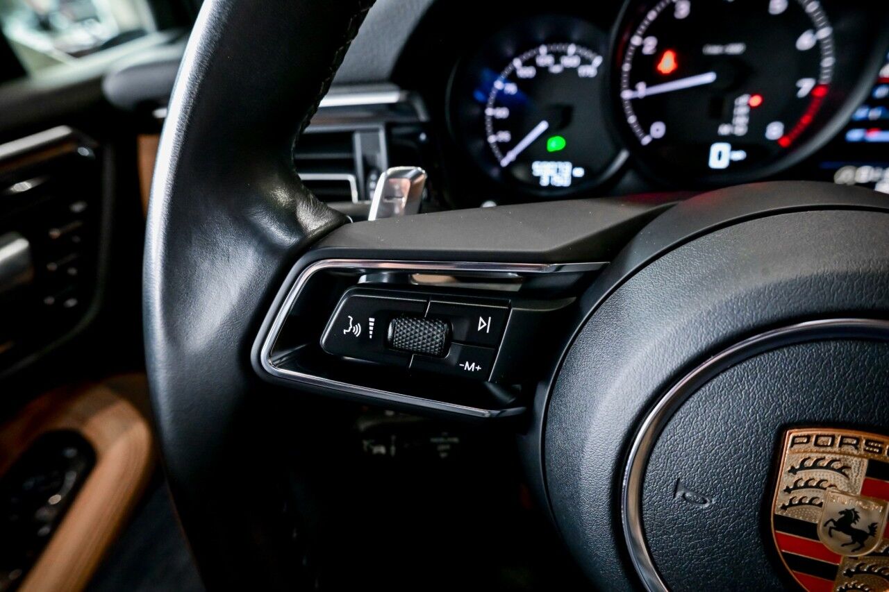 2023 Porsche Macan AWD, Pano Roof, Bose Surround Sound, Lane Assist, Self Steering Park Assist Springfield NJ