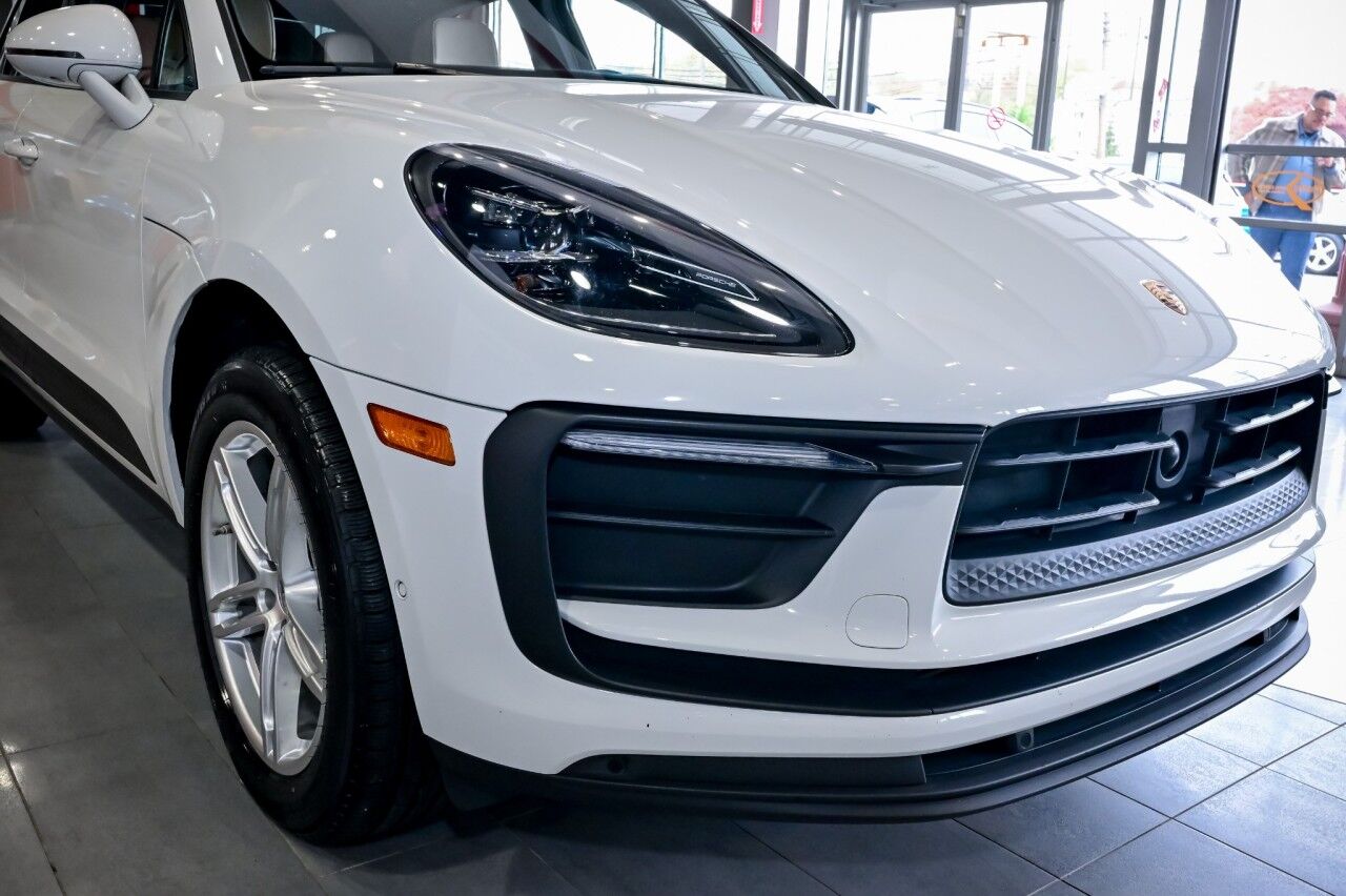 2023 Porsche Macan AWD, Pano Roof, Bose Surround Sound, Lane Assist, Self Steering Park Assist Springfield NJ