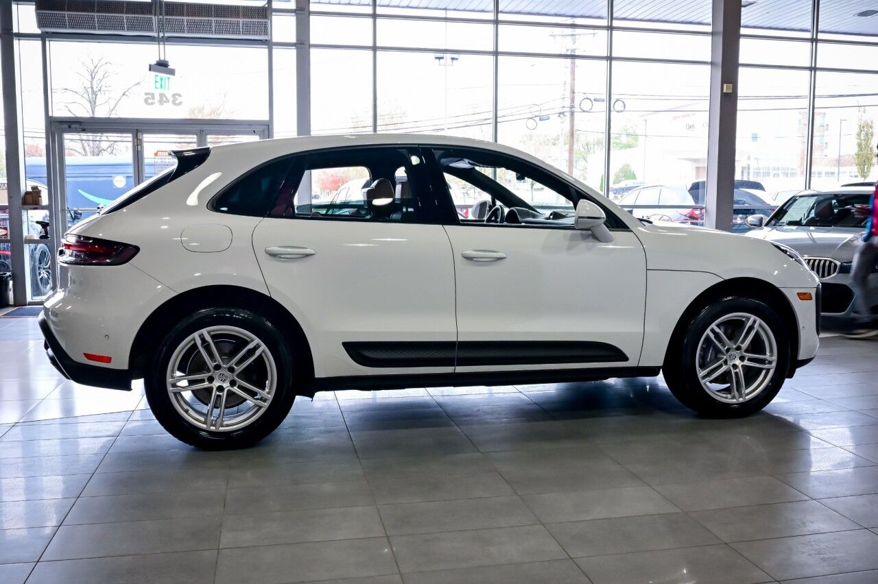 2023 Porsche Macan AWD, Pano Roof, Bose Surround Sound, Lane Assist, Self Steering Park Assist Springfield NJ