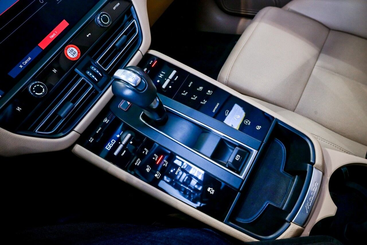 2023 Porsche Macan AWD, Pano Roof, Bose Surround Sound, Lane Assist, Self Steering Park Assist Springfield NJ