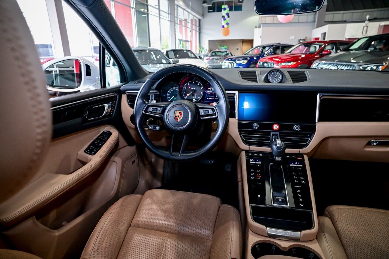 2023 Porsche Macan AWD, Pano Roof, Bose Surround Sound, Lane Assist, Self Steering Park Assist Springfield NJ