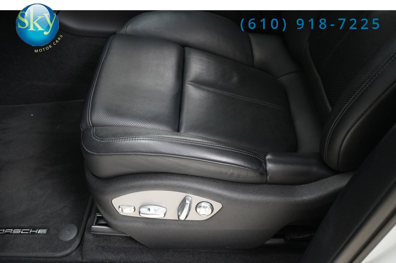 2023 Porsche Macan AWD Premium Package Plus 21&apos;s West Chester PA