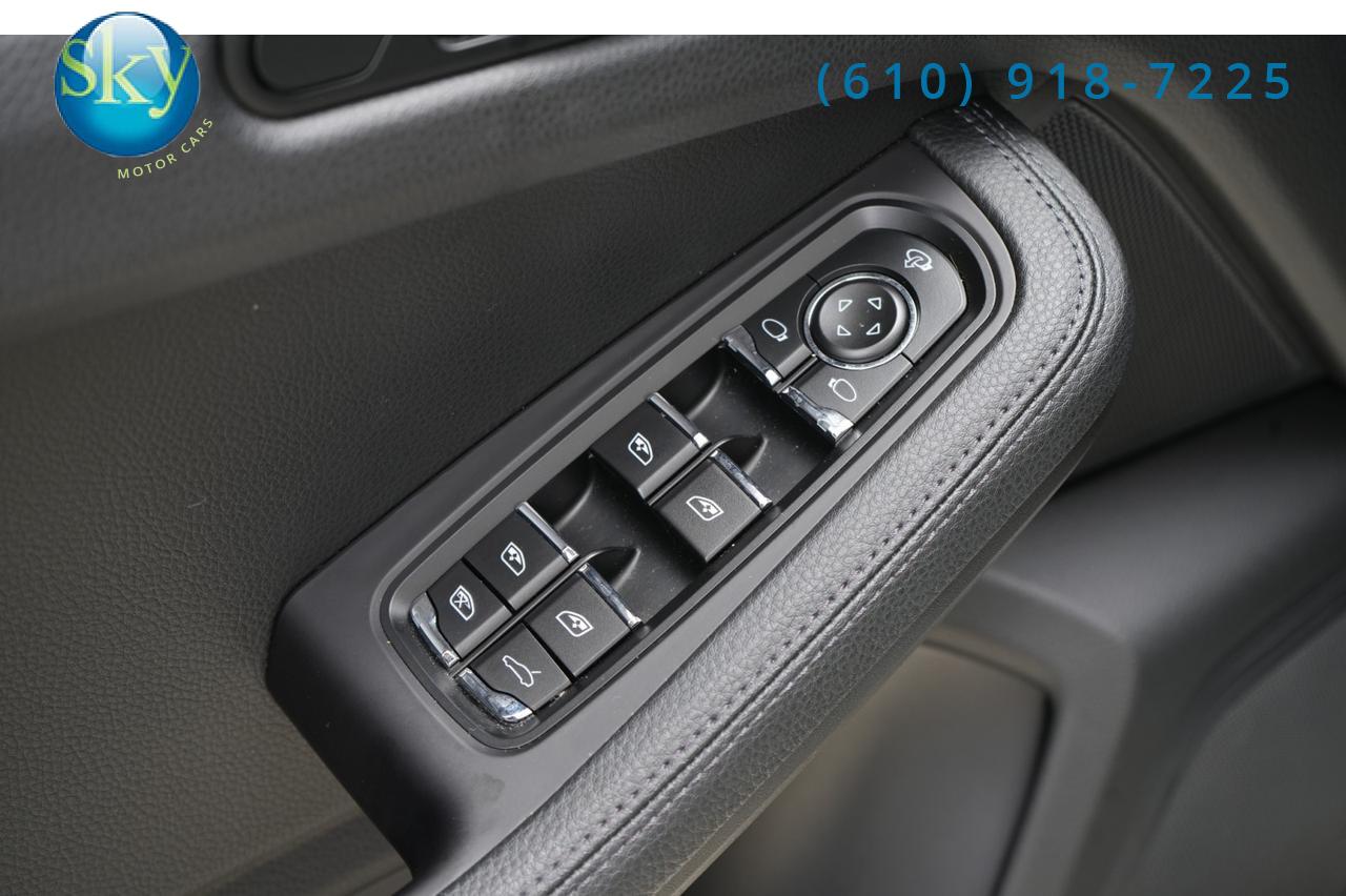 2023 Porsche Macan AWD Premium Package Plus 21&apos;s West Chester PA