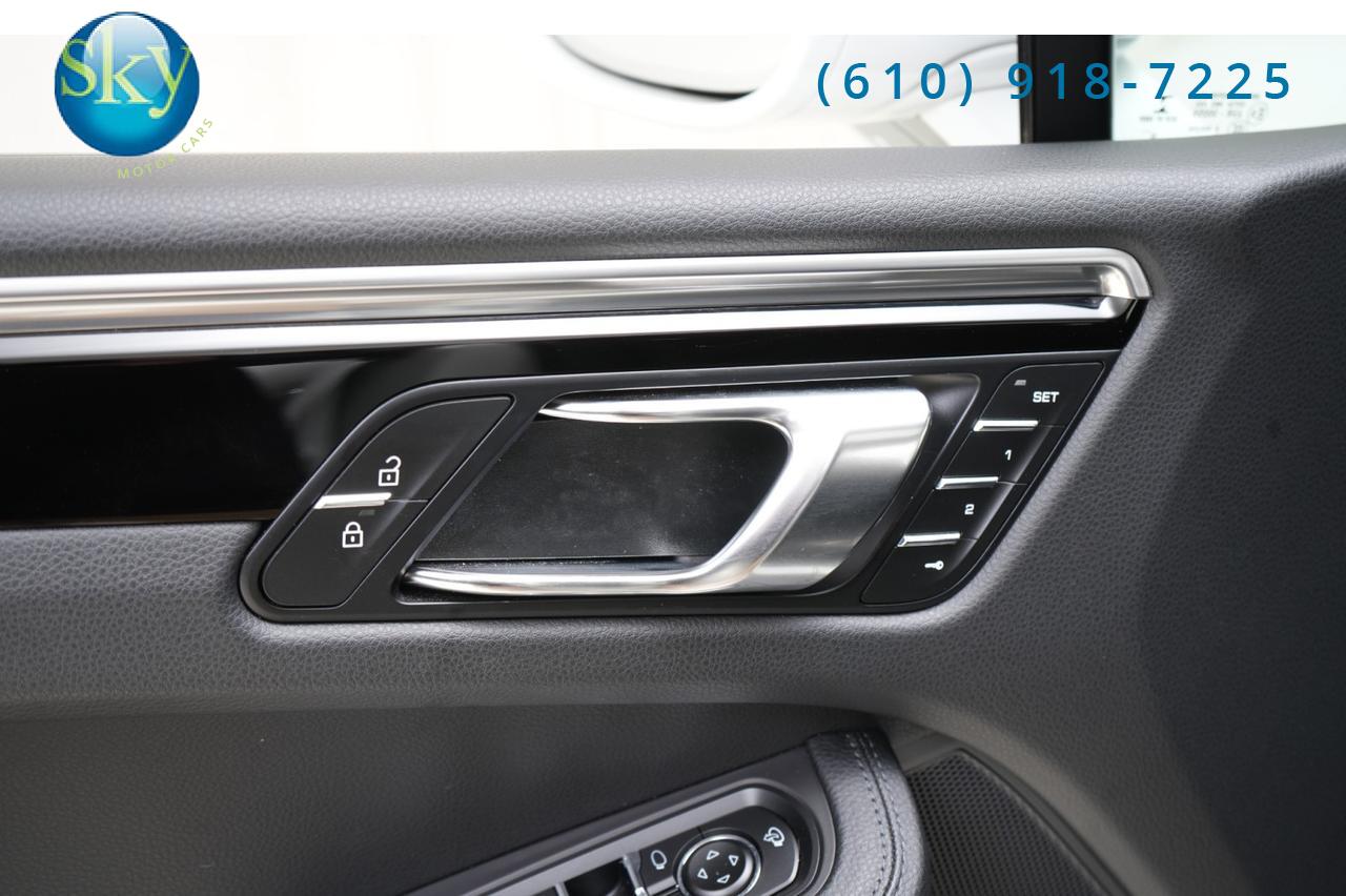 2023 Porsche Macan AWD Premium Package Plus 21&apos;s West Chester PA