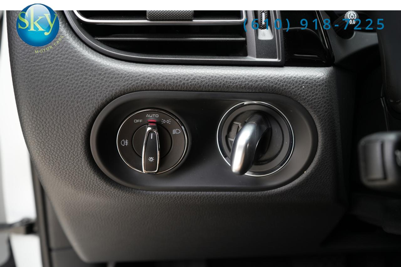 2023 Porsche Macan AWD Premium Package Plus 21&apos;s West Chester PA