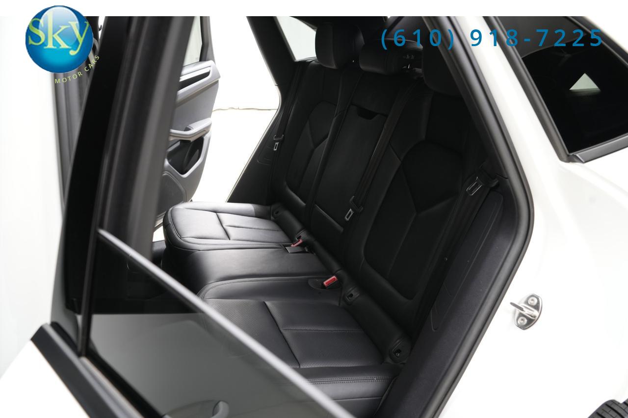 2023 Porsche Macan AWD Premium Package Plus 21&apos;s West Chester PA