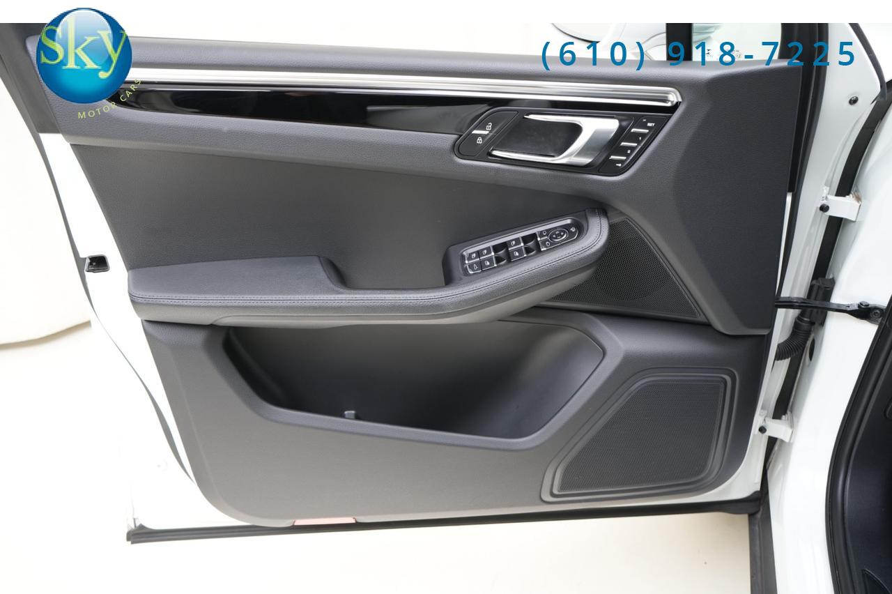 2023 Porsche Macan AWD Premium Package Plus 21&apos;s West Chester PA