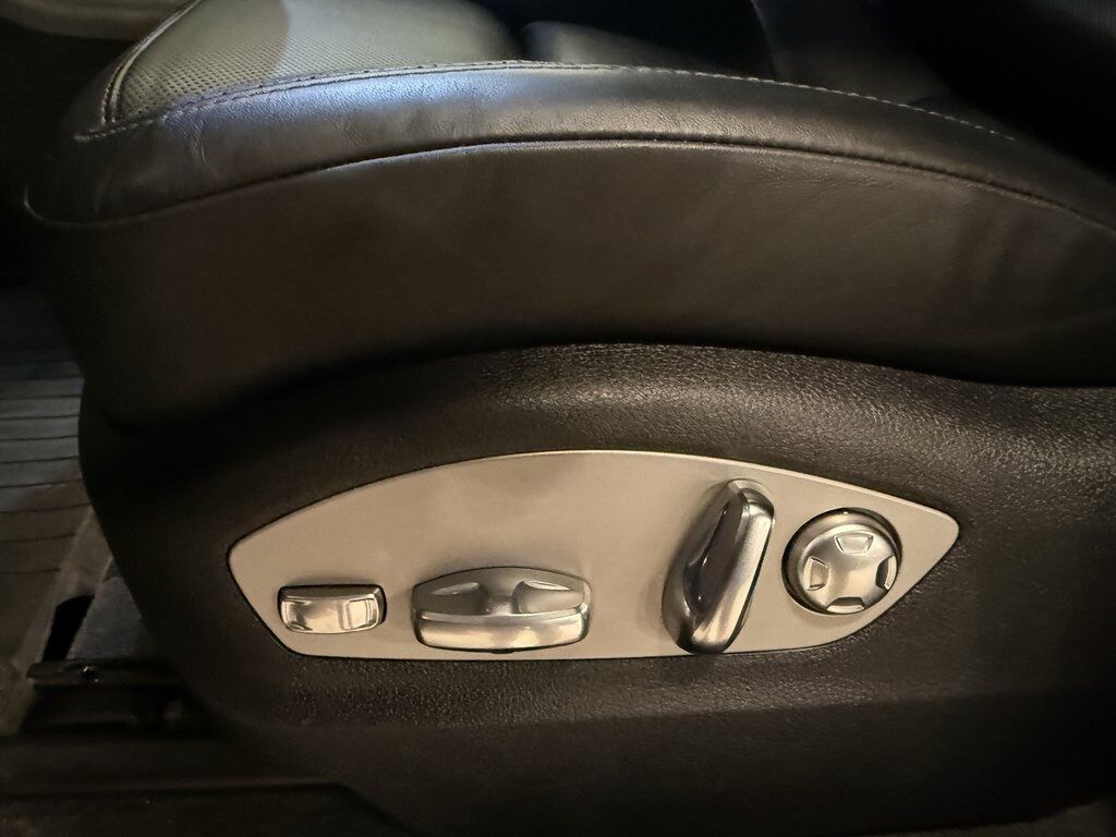 2023 Porsche Macan Base Parker CO