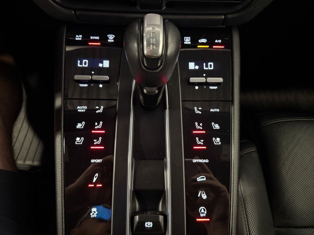 2023 Porsche Macan Base Parker CO