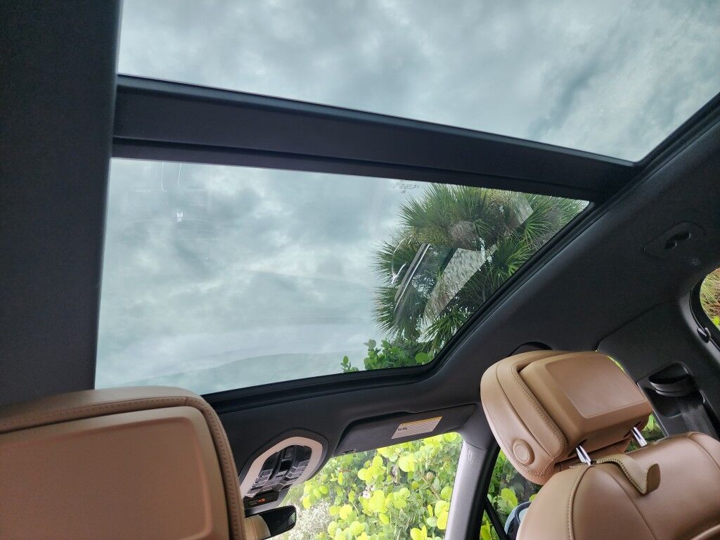 2023 Porsche Macan EXCELLENT CONDITION~ACCIDENT AVOINDANCE SYSTEMS~ADAPTIVE CRUISE CONTROL~BLIND SPOT WARNING~CRASH SENSORS~LEATHER SEATS~PANORAMIC MOONROOF / SUNROOF~SURROUND VIEW CAMERA Sarasota FL