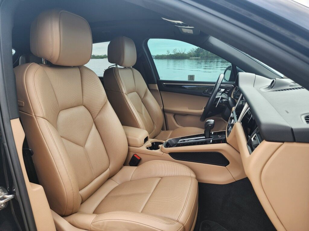 2023 Porsche Macan EXCELLENT CONDITION~ADAPTIVE CRUISE CONTROL~BLIND SPOT WARNING~CRASH SENSORS~LEATHER SEATS~PANORAMIC MOONROOF / SUNROOF~SURROUND VIEW CAMERA Sarasota FL