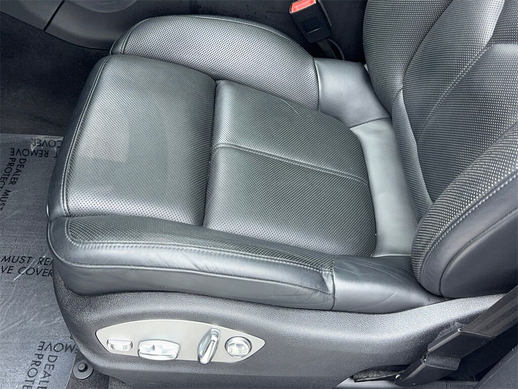 2023 Porsche Macan NAV,CAM,PANO,CLMT STS,BLIND SPOT,20&quot; WLS Plano TX