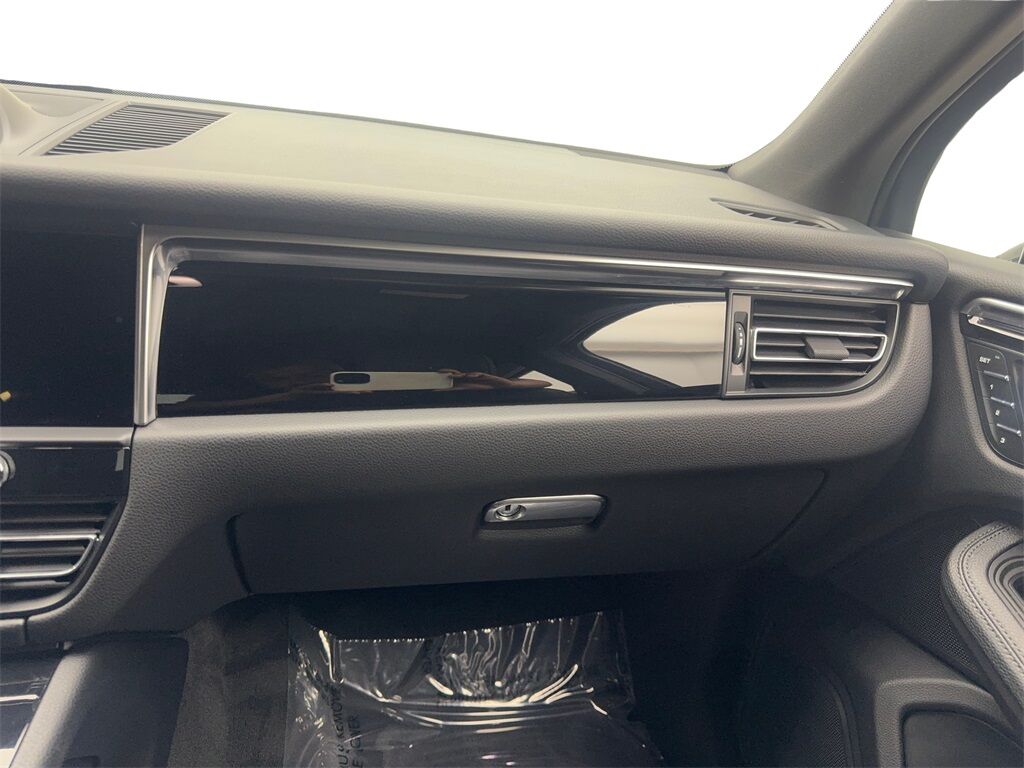 2023 Porsche Macan NAV,CAM,PANO,HTD STS,BLIND SPOT,19&quot; WLS Irving TX