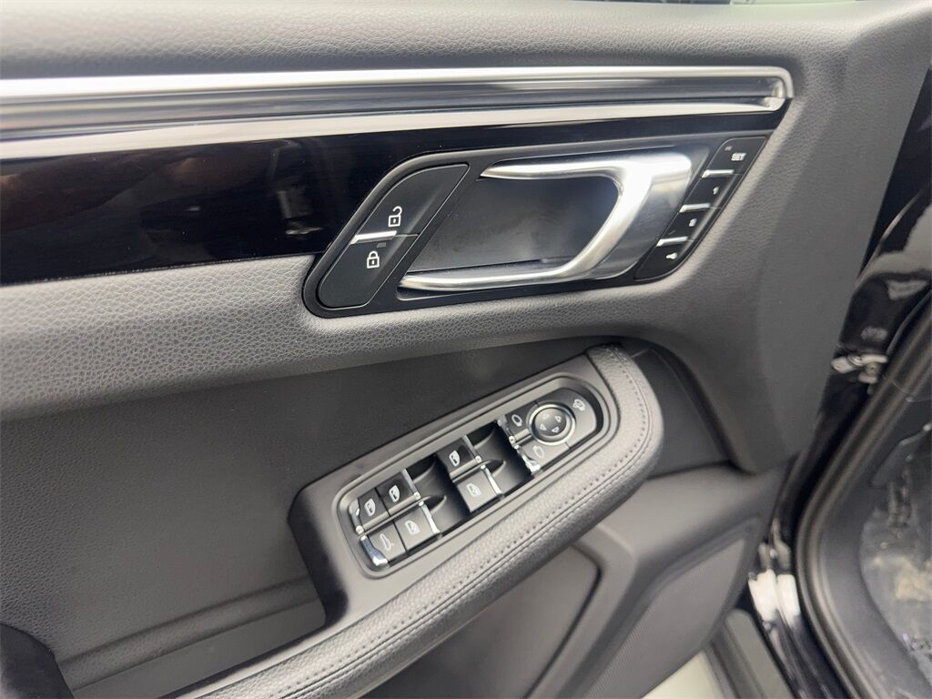 2023 Porsche Macan NAV,CAM,PANO,HTD STS,BLIND SPOT,19&quot; WLS Irving TX