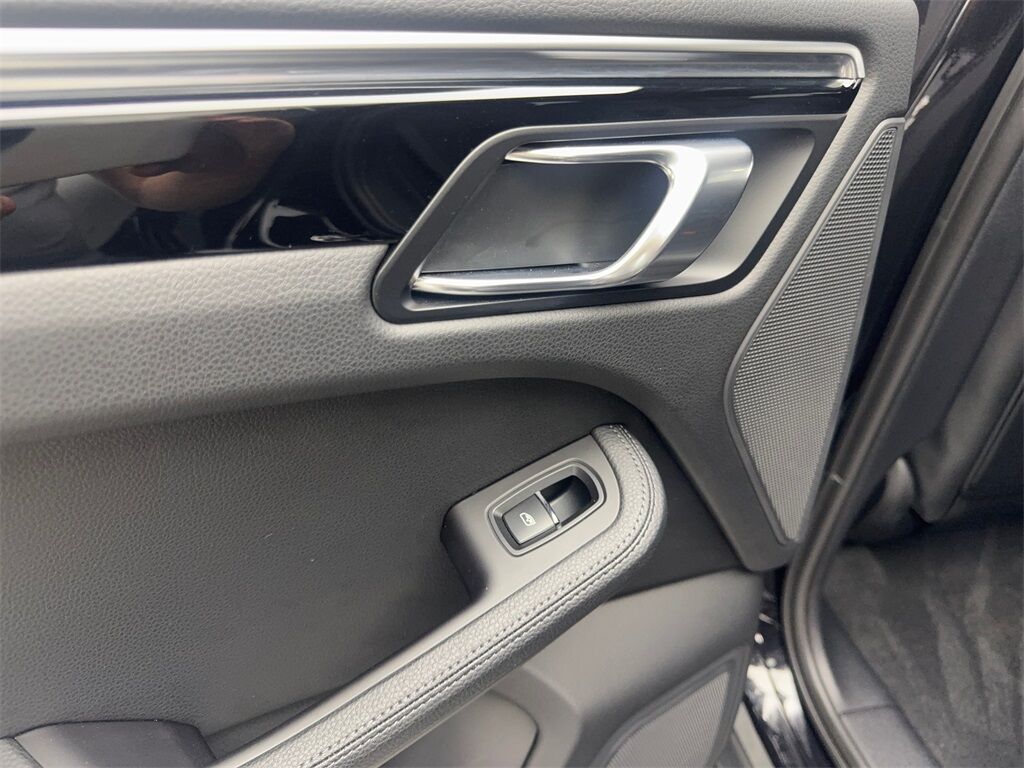 2023 Porsche Macan NAV,CAM,PANO,HTD STS,BLIND SPOT,19&quot; WLS Irving TX