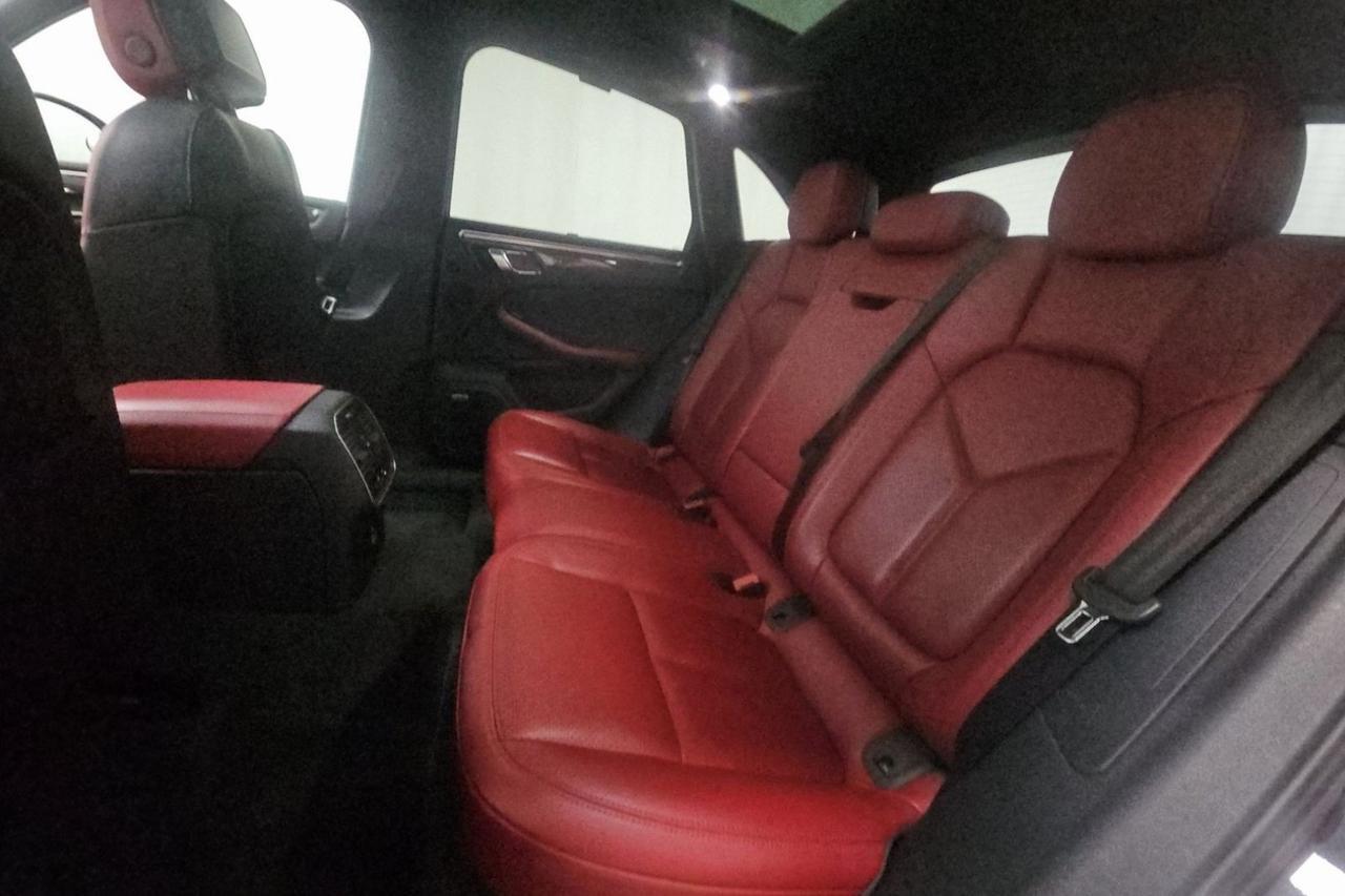 2023 Porsche Macan S 1-Owner Adaptive Air Suspension Premium Plus Portland OR