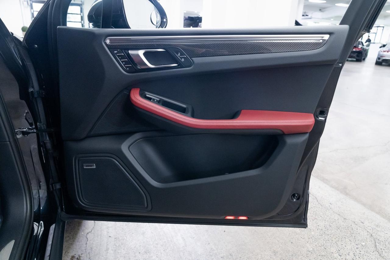 2023 Porsche Macan S 1 Owner Adaptive Air Suspension Premium Plus Portland OR